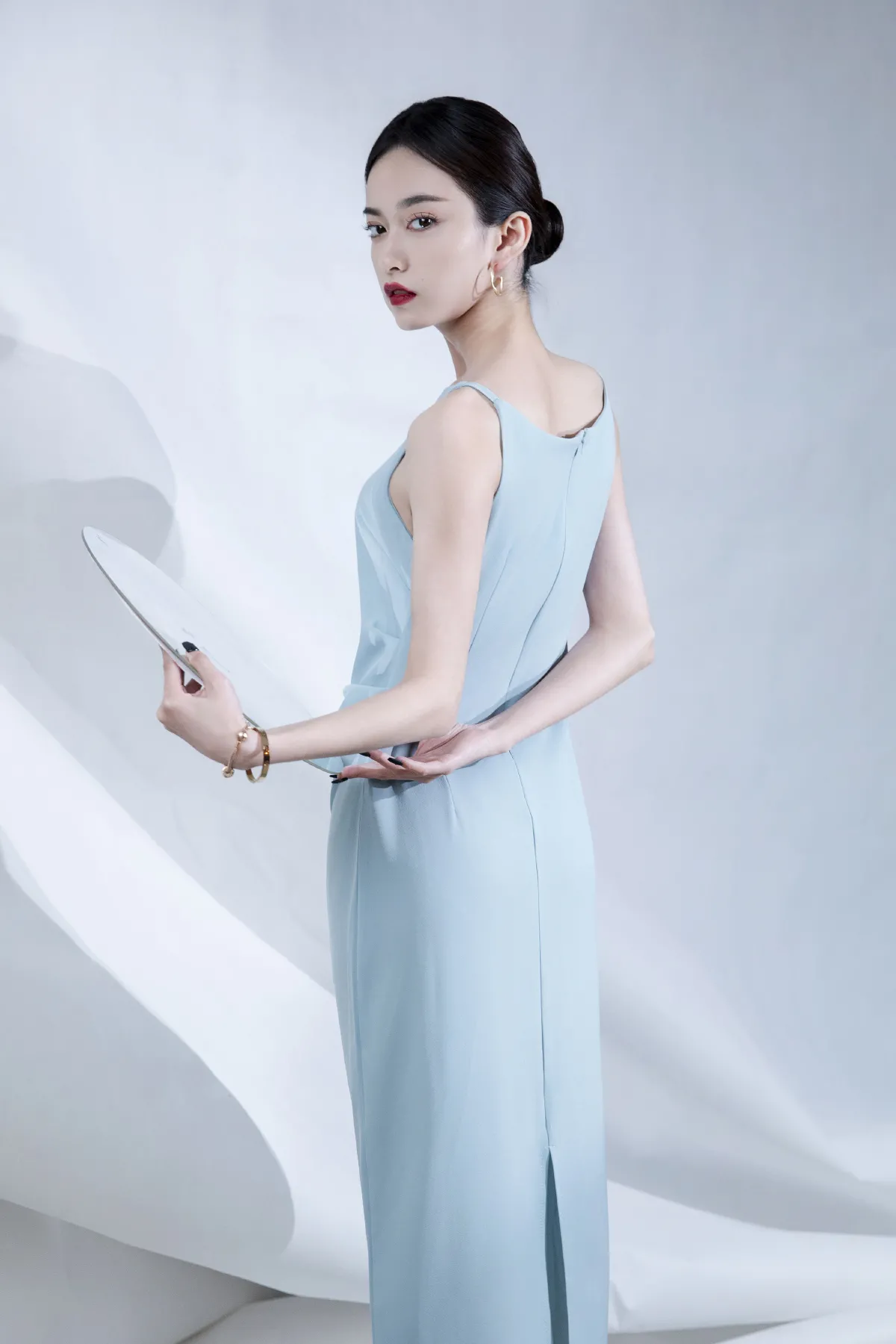 马可MACO_安仔麻麻《一面镜子》美图作品图片4