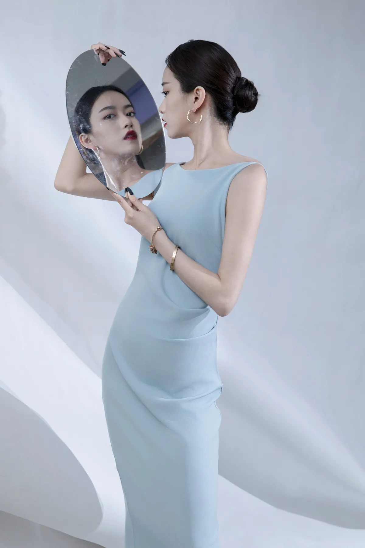 马可MACO_安仔麻麻《一面镜子》美图作品图片5