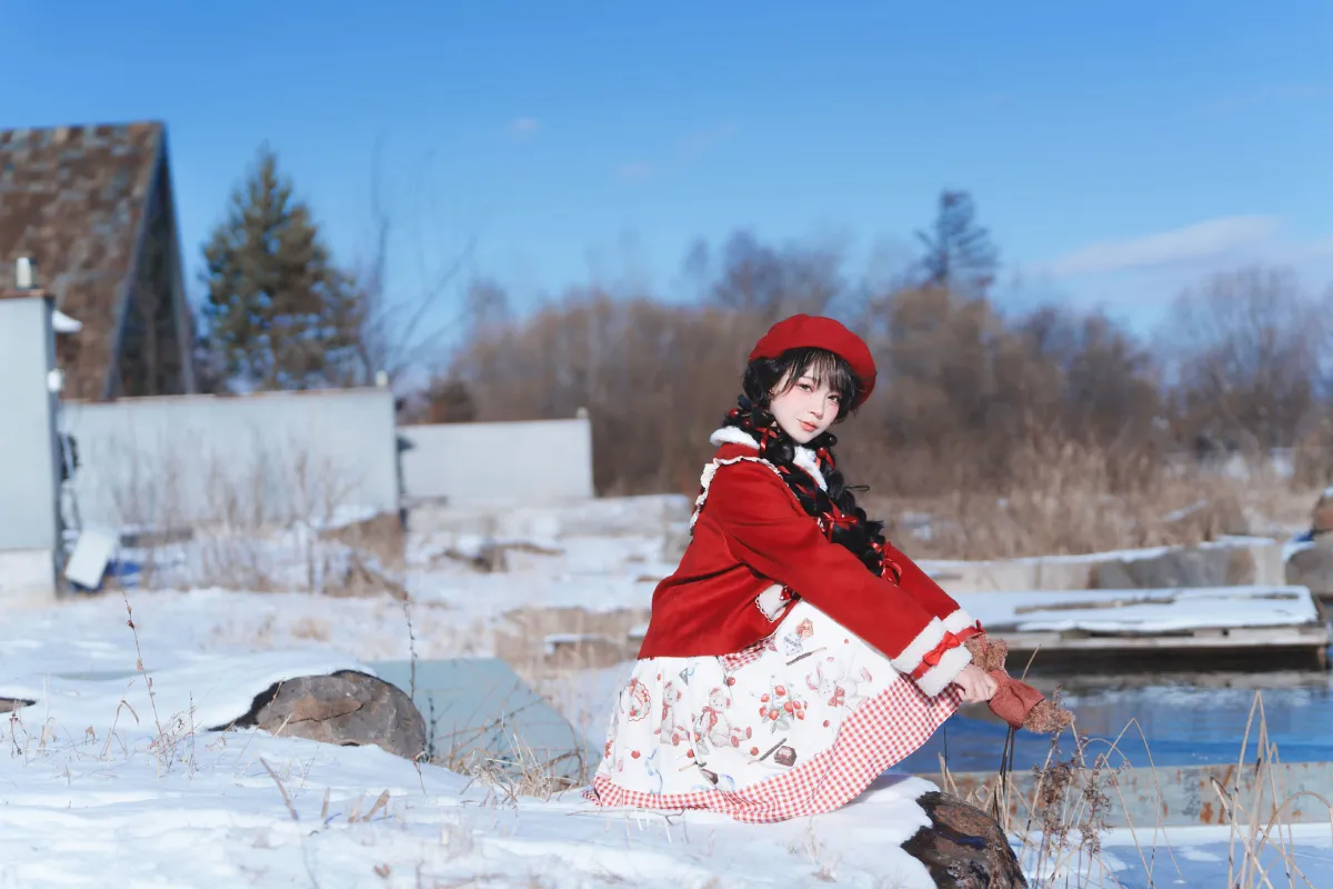 雪地里的小红帽