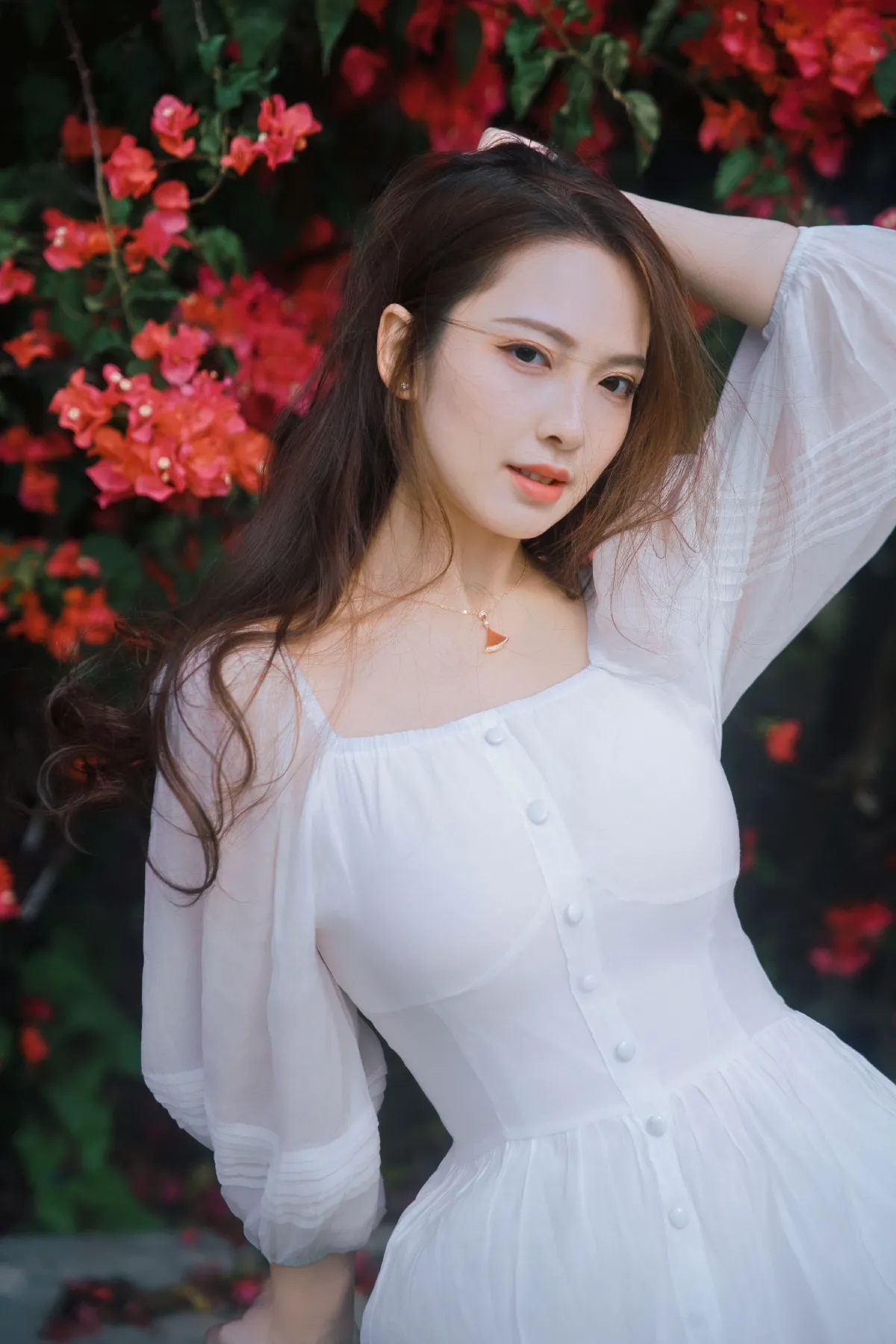 三角梅瀑，藏住少女温柔