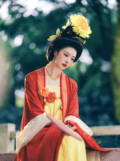 面若桃李