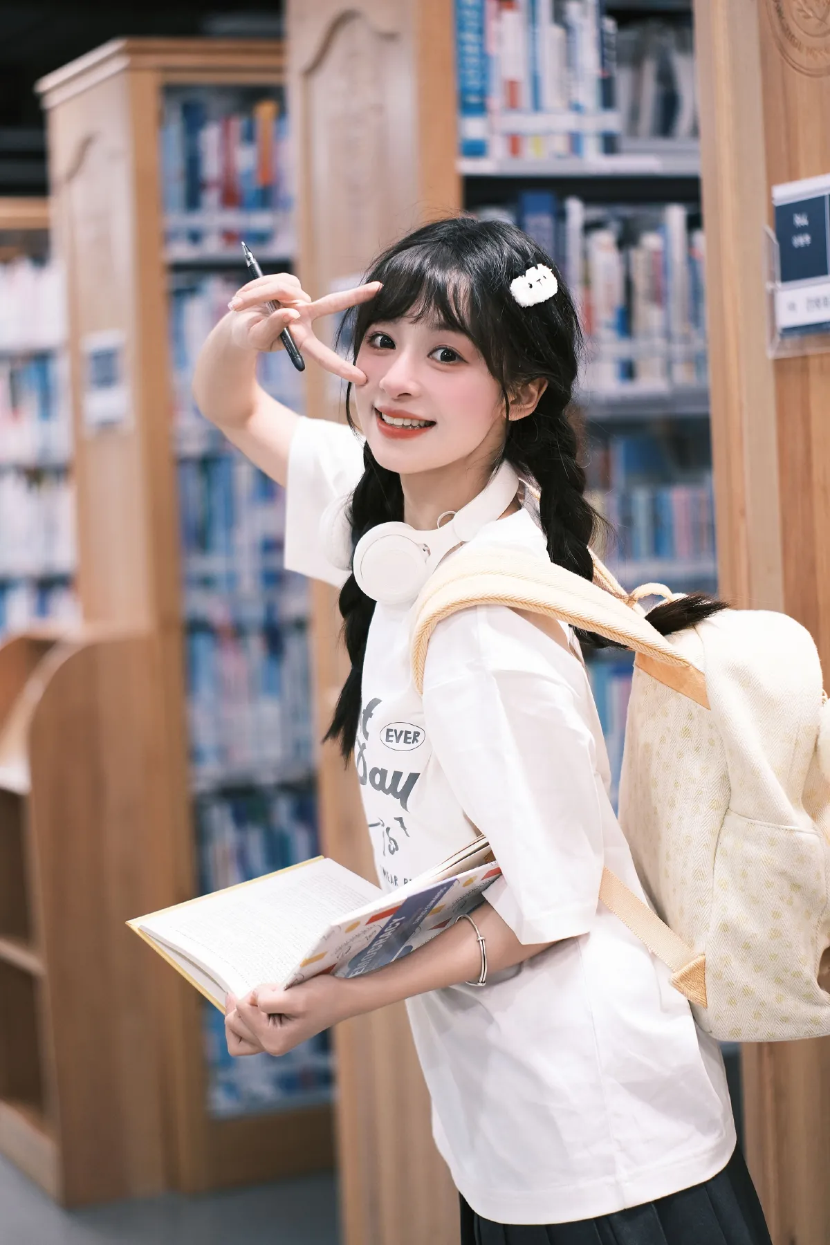 图书馆女孩