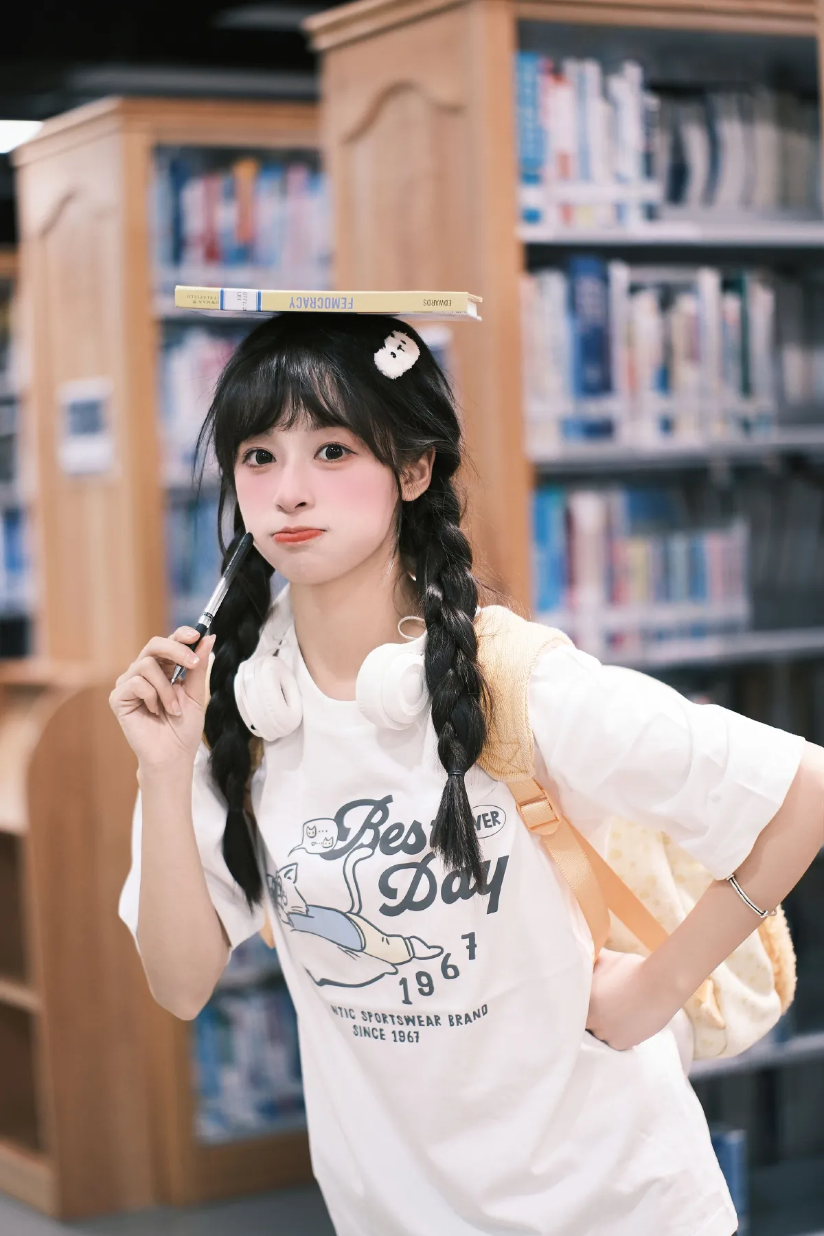 图书馆女孩