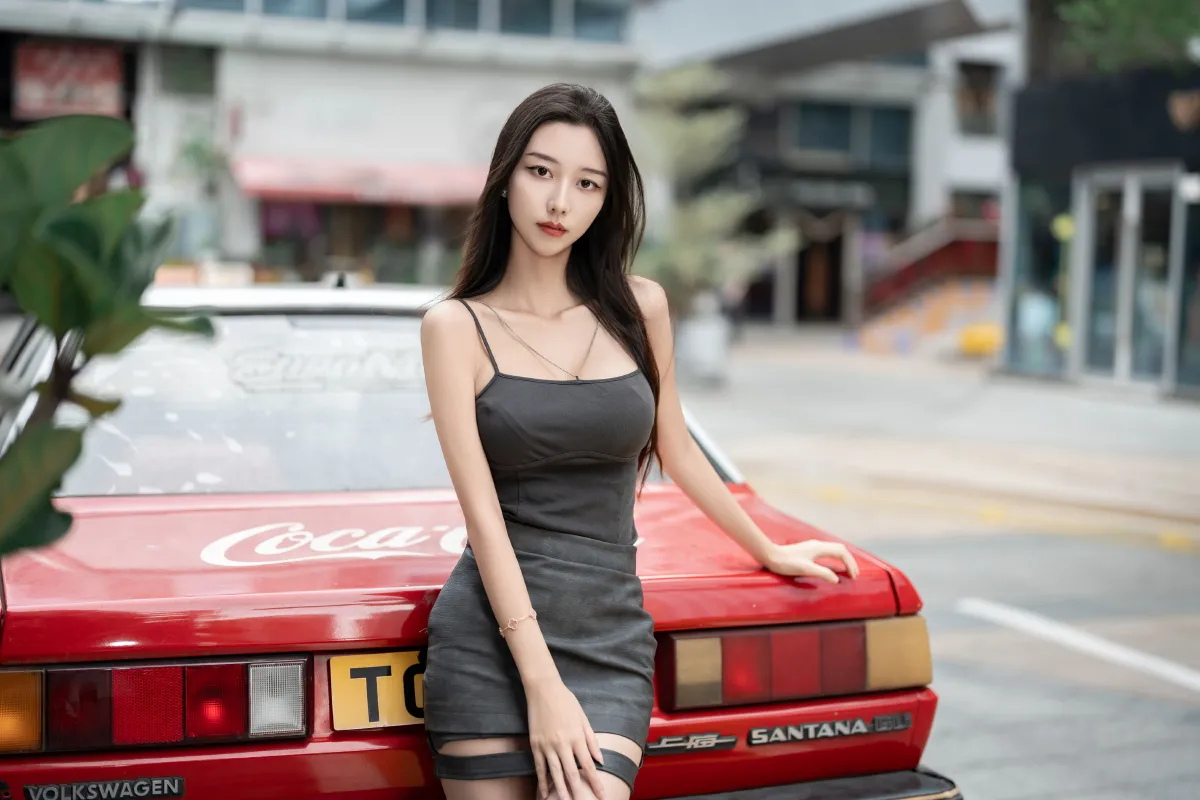 凌影_茵籽儿《高冷性感女孩》美图作品图片4