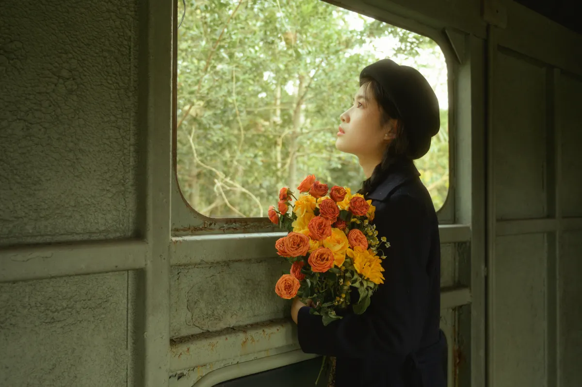 尤里CC_芦苇微微《开往春天的列车》美图作品图片3