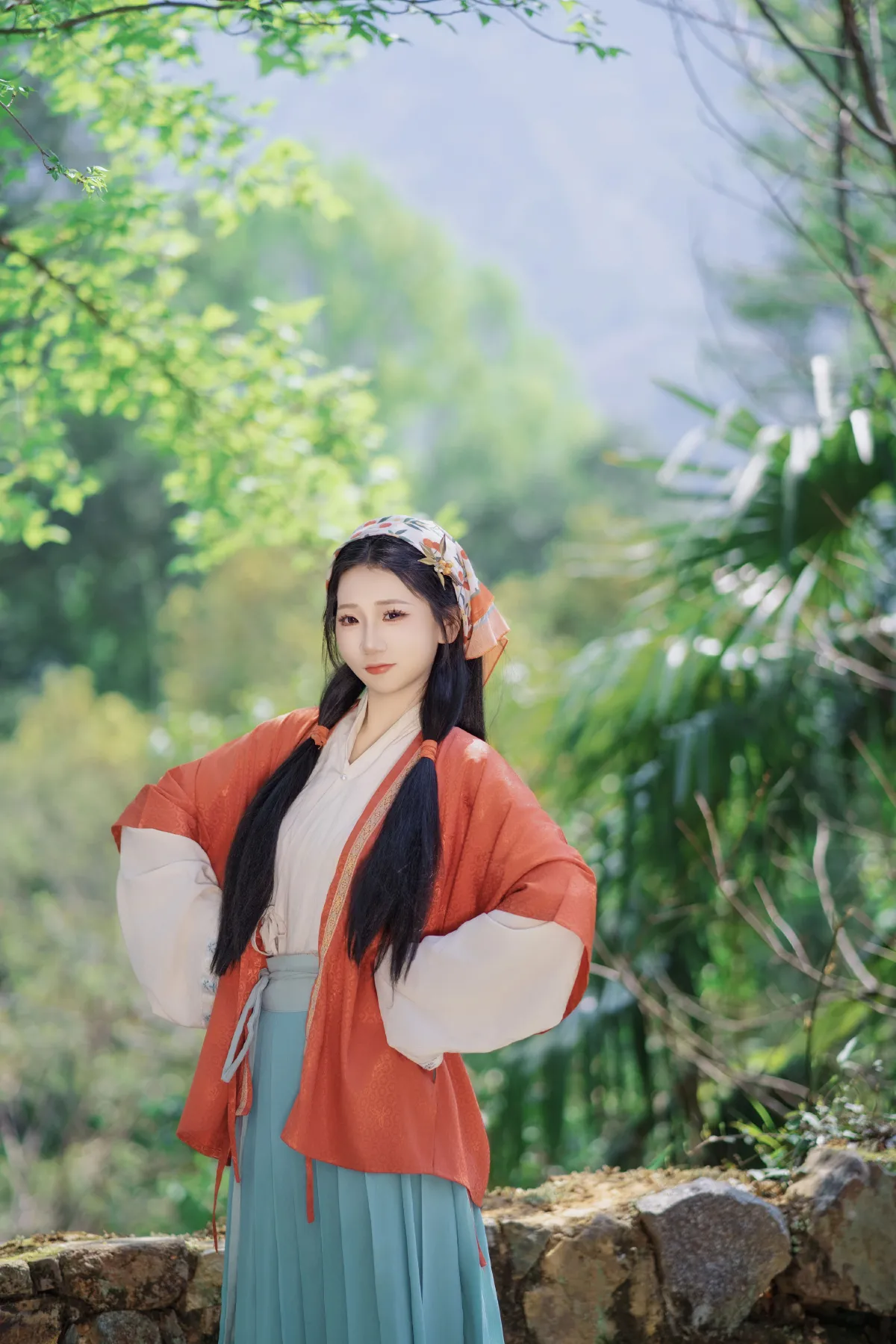 淘气的小女娘