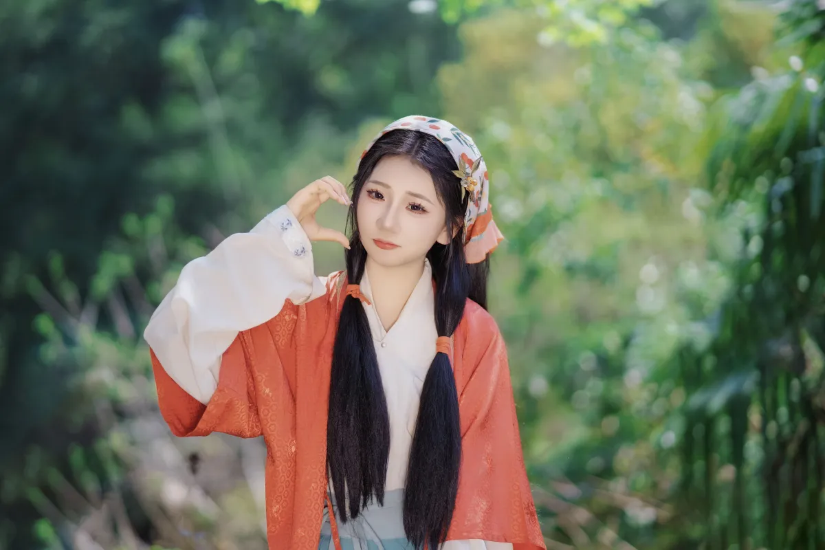 淘气的小女娘