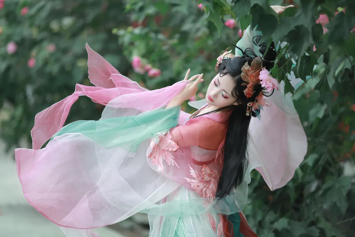 卷卷不卷w_千玥《锦鲤》美图作品图片3
