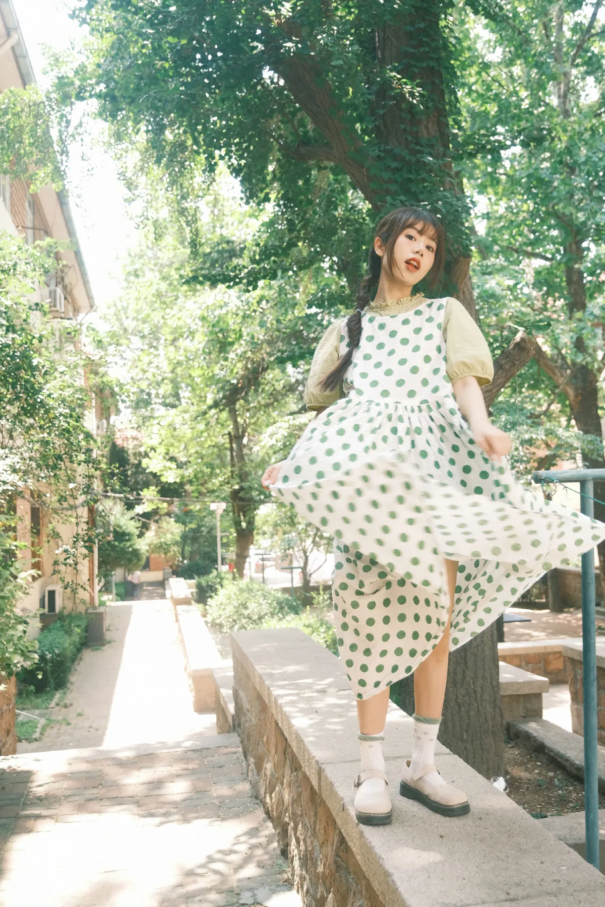 溜花梨_祝勺子《苹果味的夏天》美图作品图片3