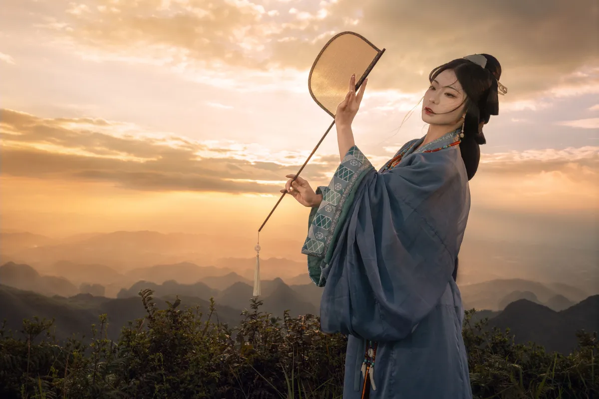 徐雨青_青夙(sù)不摆烂《踏山河》美图作品图片3