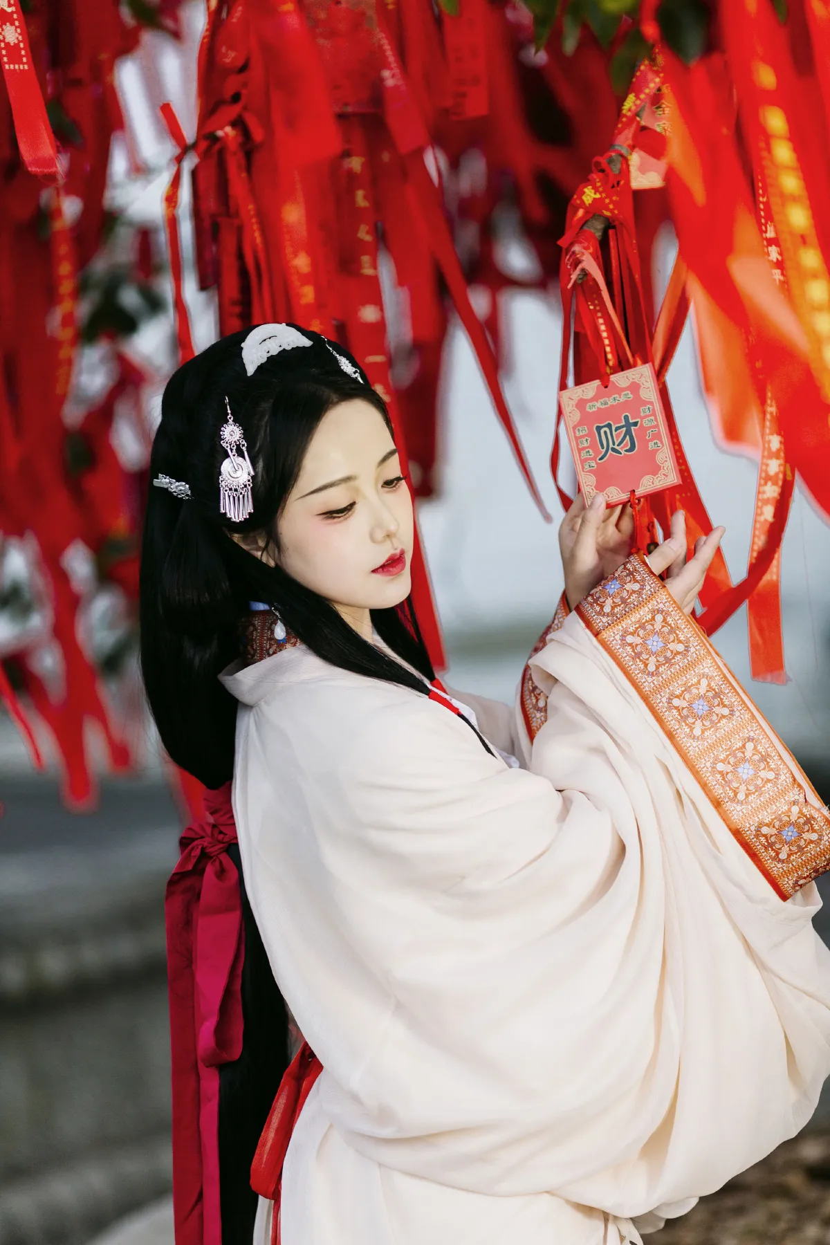 一袭战国袍，悠悠三千载。