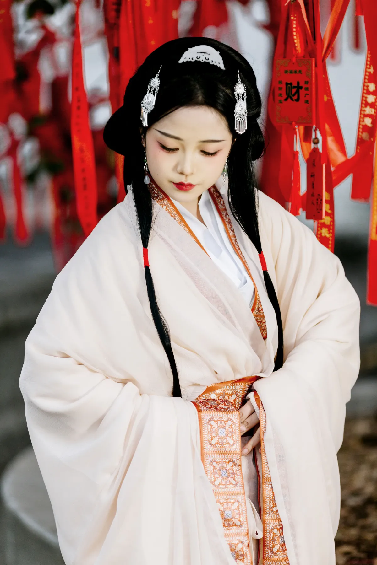 一袭战国袍，悠悠三千载。