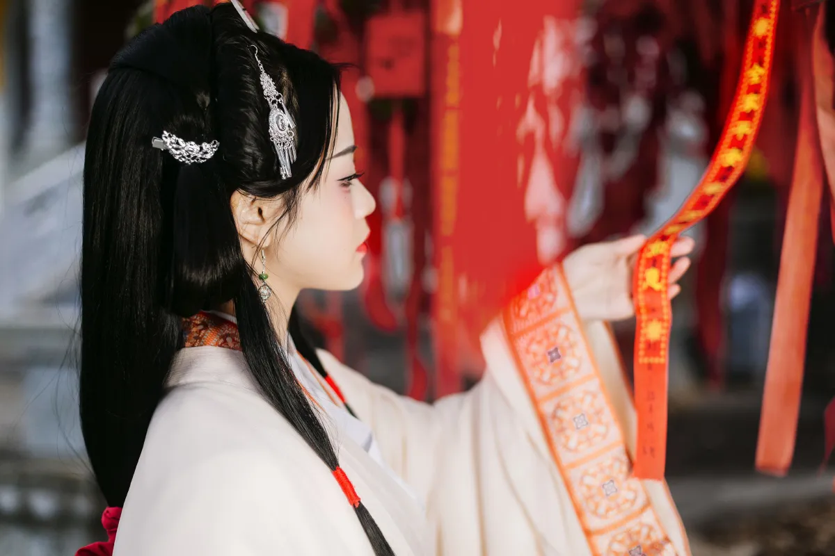 一袭战国袍，悠悠三千载。