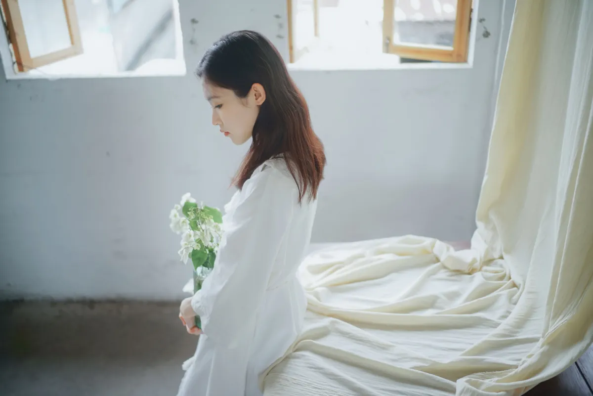Tommy汤面_一只柚子《酷似亦菲的清冷神仙少女》美图作品图片5