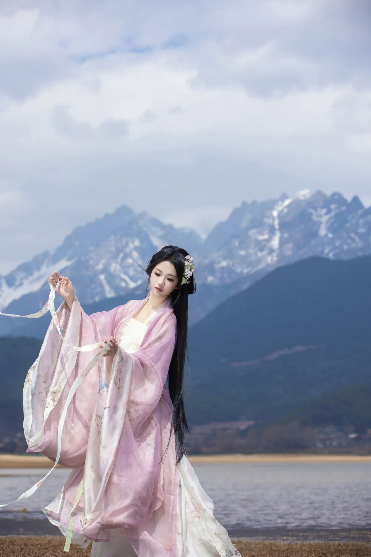 沉诗思_晚江亭《眉间雪》美图作品图片1
