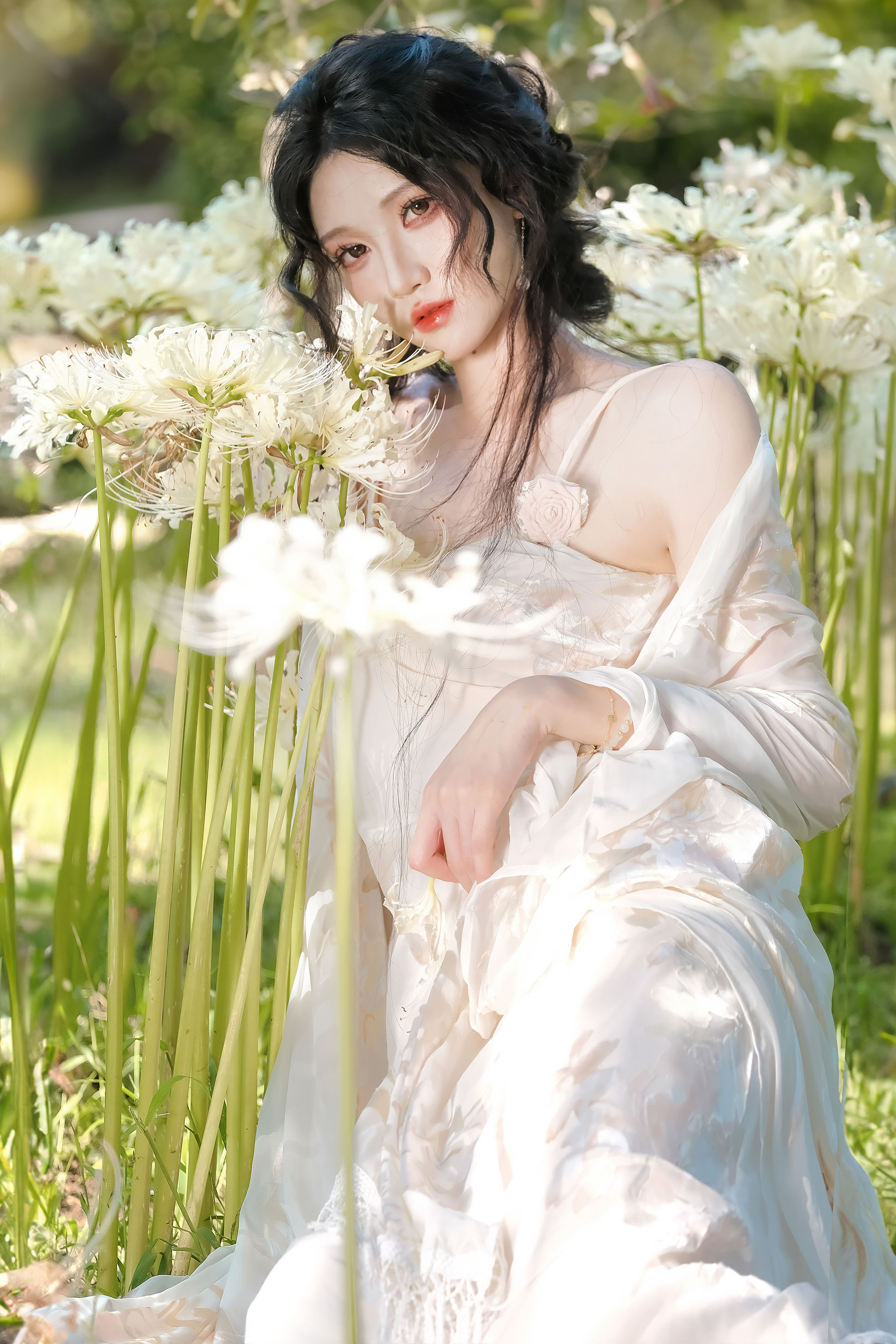 万锦其_当初叫人家小田田《白色彼岸》美图作品图片1