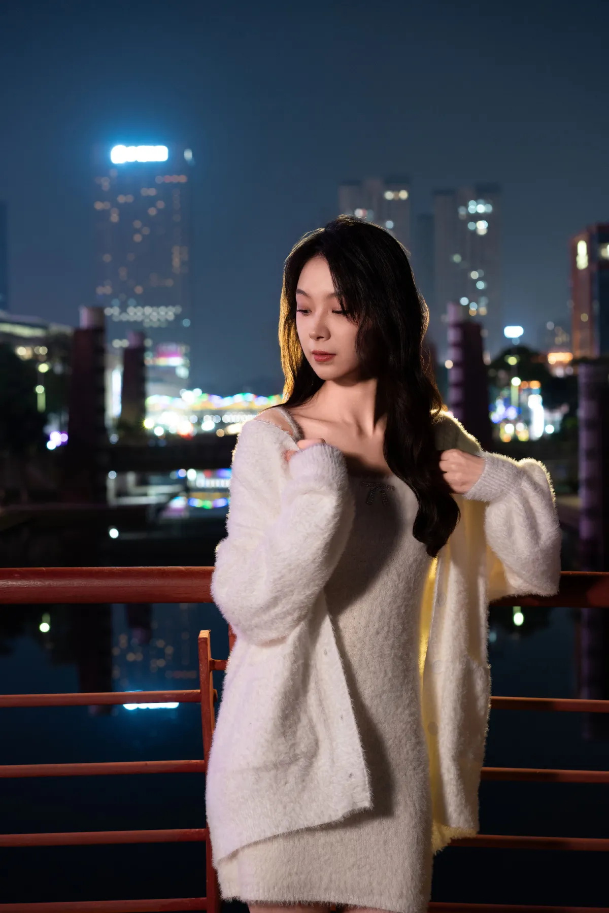 溯光之淼然_杜鹃《夜深之邻家少女》美图作品图片2