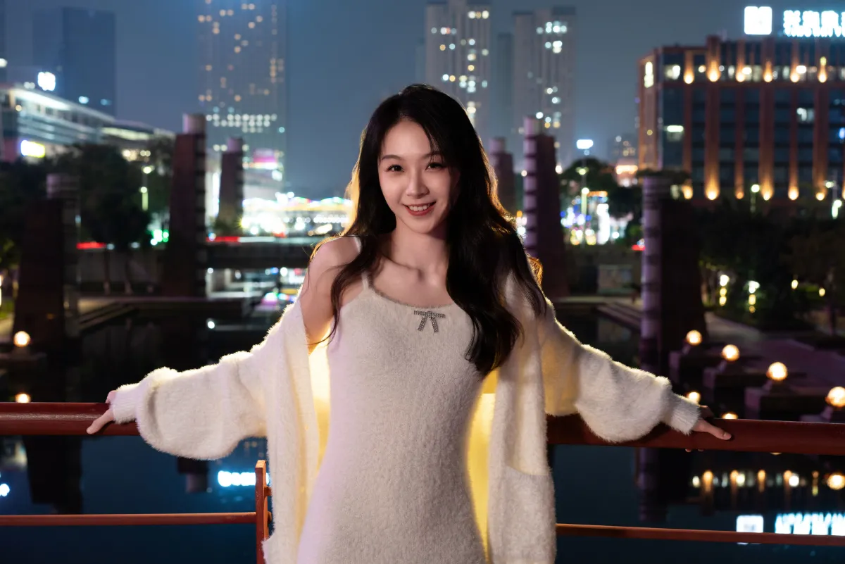 溯光之淼然_杜鹃《夜深之邻家少女》美图作品图片3
