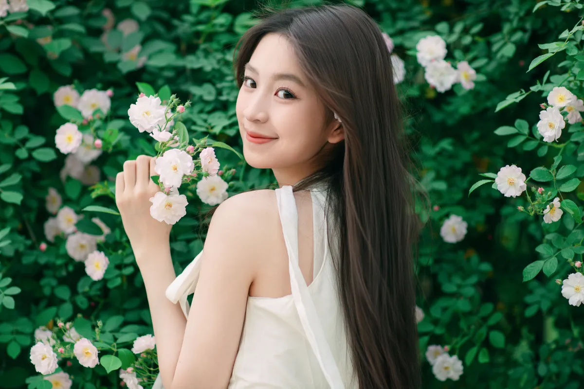 芥茉_Minejoin《4月蔷薇花》美图作品图片4