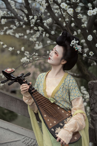 初春行