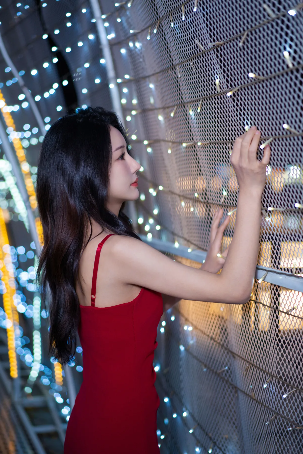 溯光之淼然_雪莉《千灯湖夜未央：红裙女神的光影诗篇》美图作品图片3