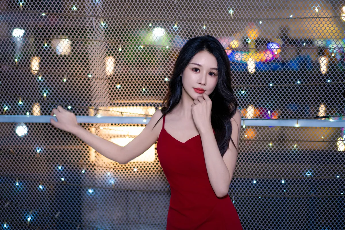 溯光之淼然_雪莉《千灯湖夜未央：红裙女神的光影诗篇》美图作品图片4