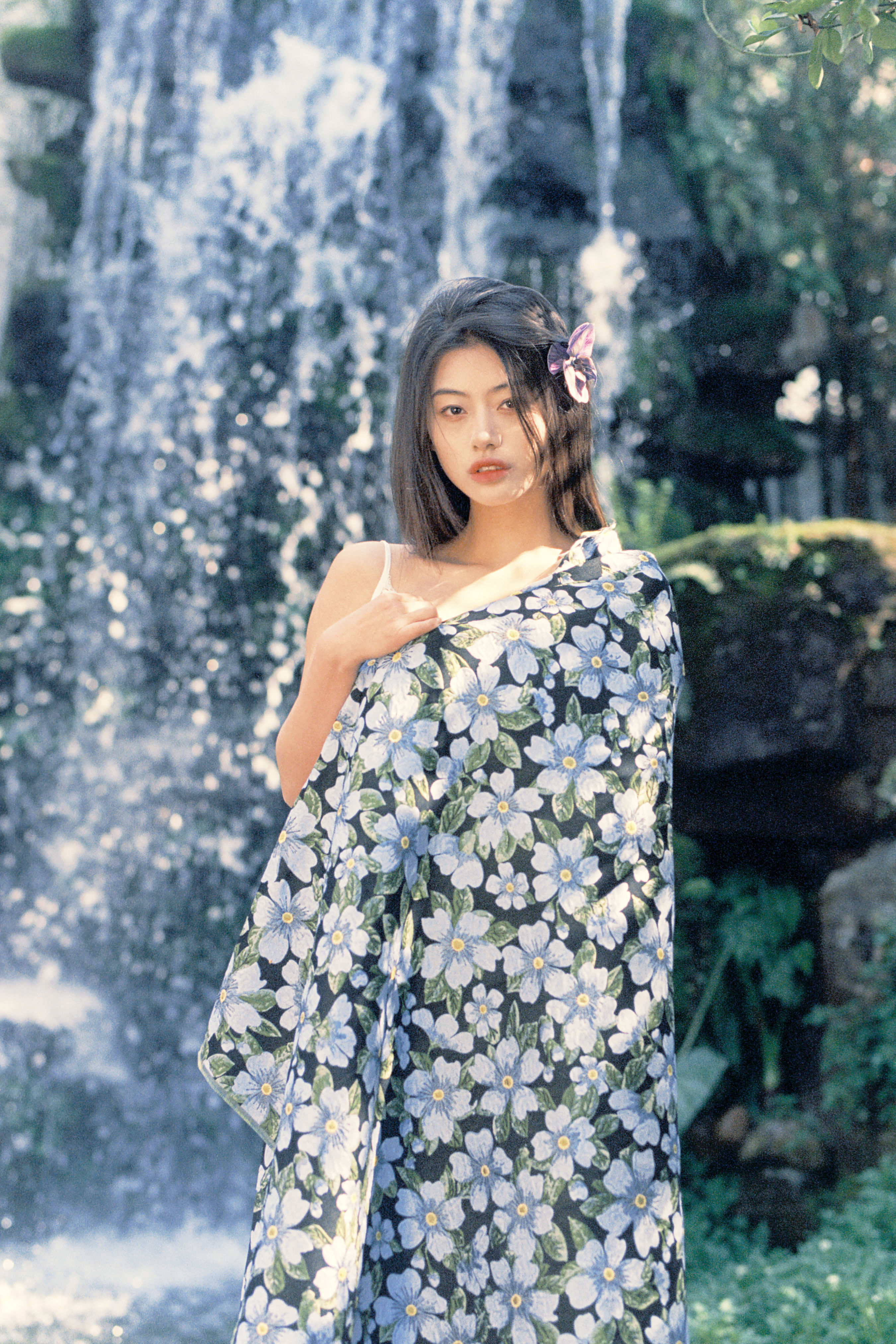 田罗妹妹_千禧《带我苦涩的眼睛长出春天》美图作品图片1