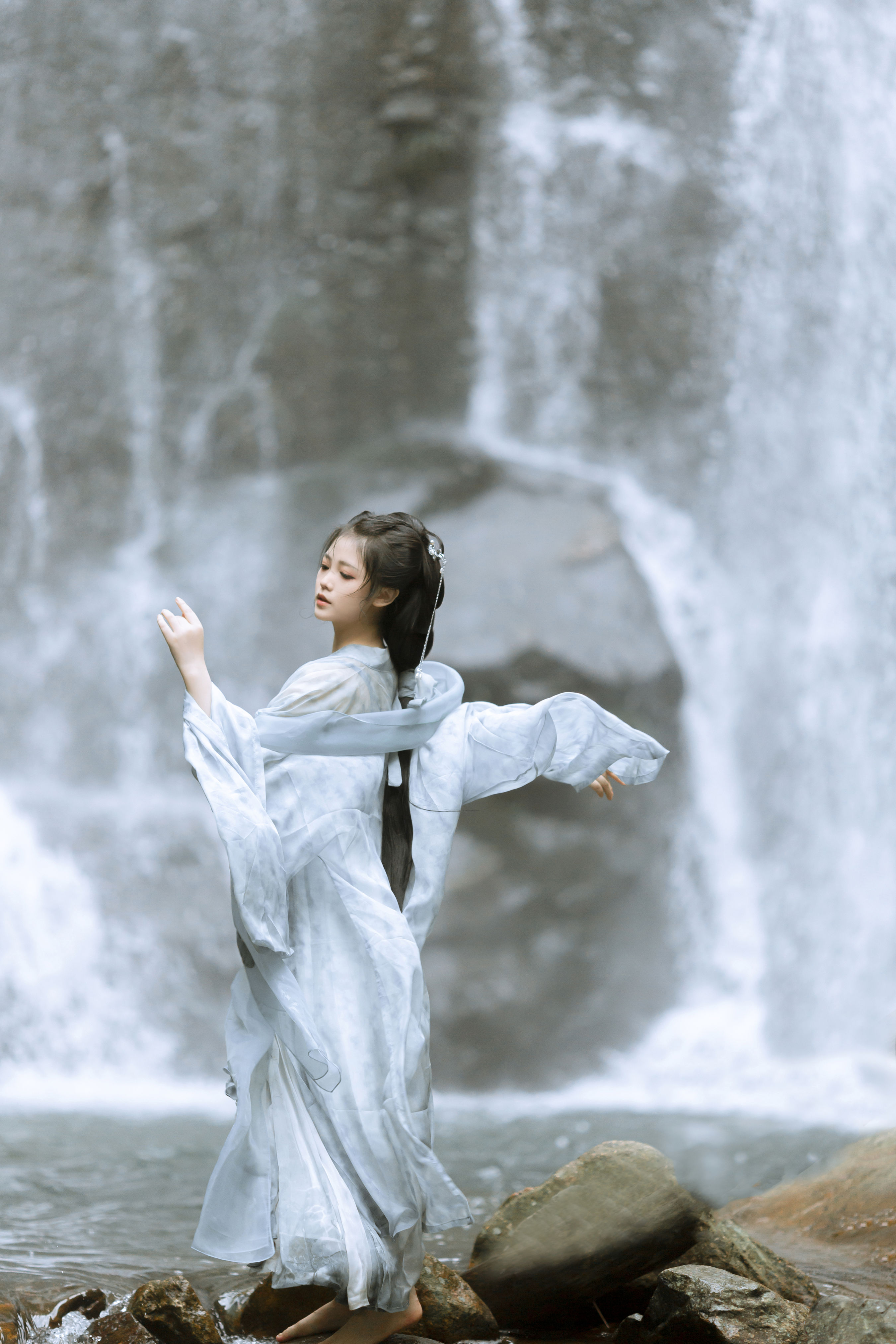 笨笨_七七_ry《追风赶月莫停留》美图作品图片1