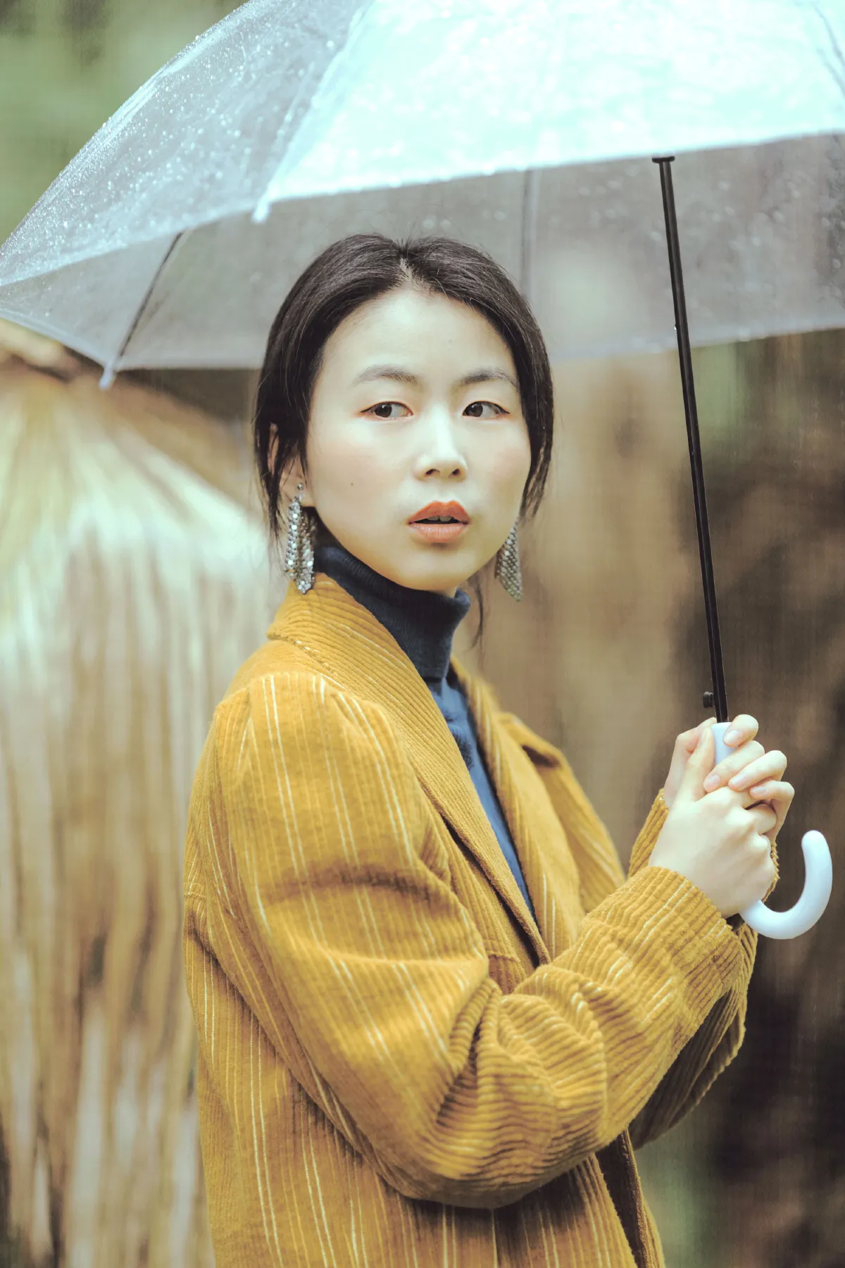 生锈的感情又逢下雨天