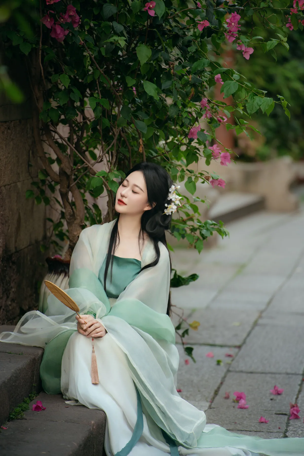 破晓X_無月《浮生暂寄梦中梦，世事如闻风里风》美图作品图片1