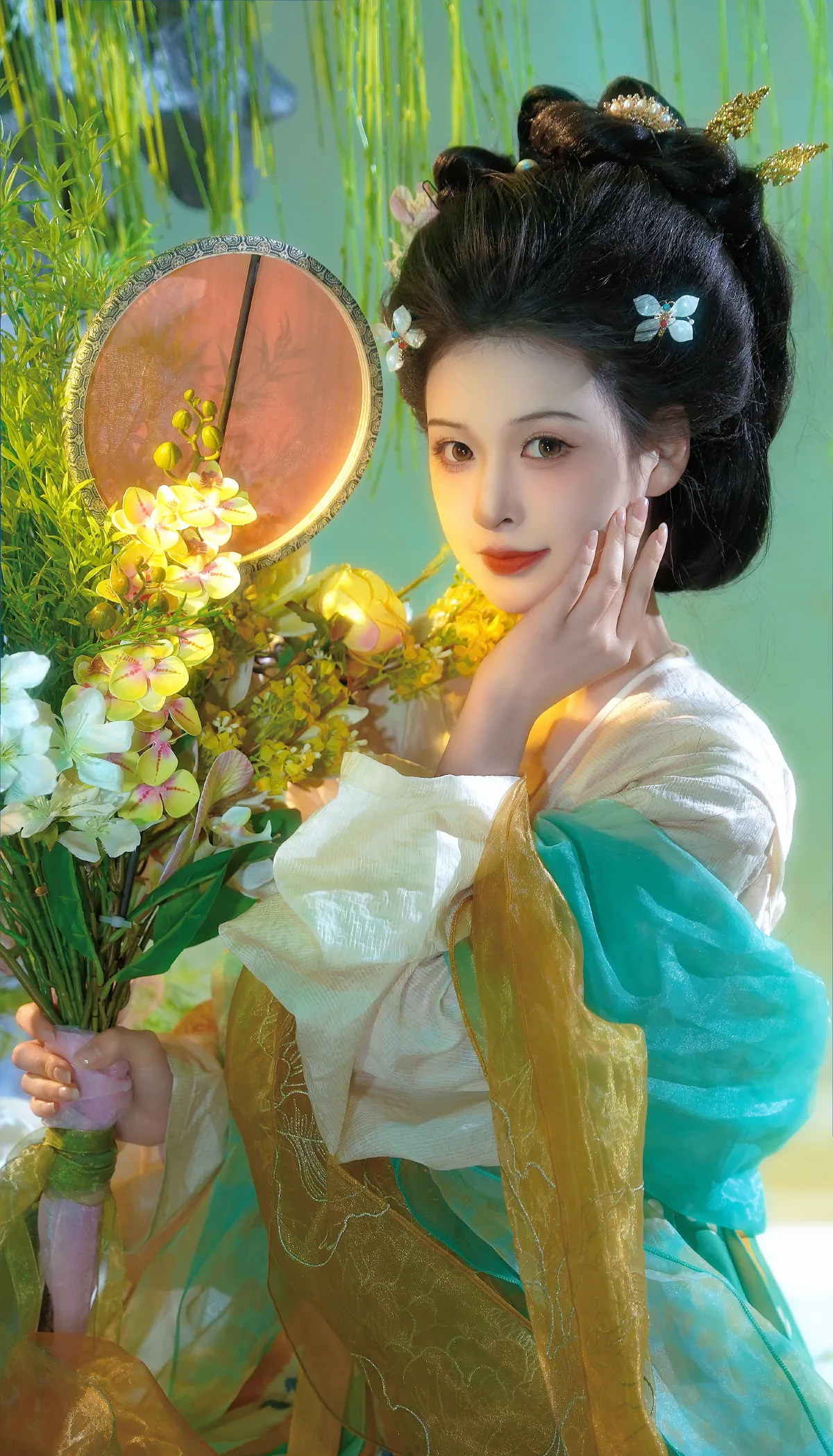 李稚明_奇妙薇薇vv《春日宴》美图作品图片1