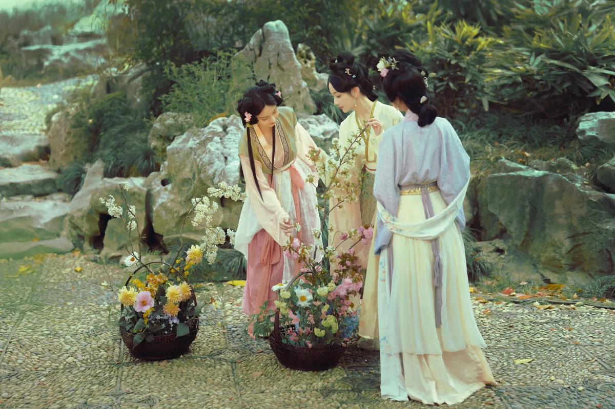 卖花担上