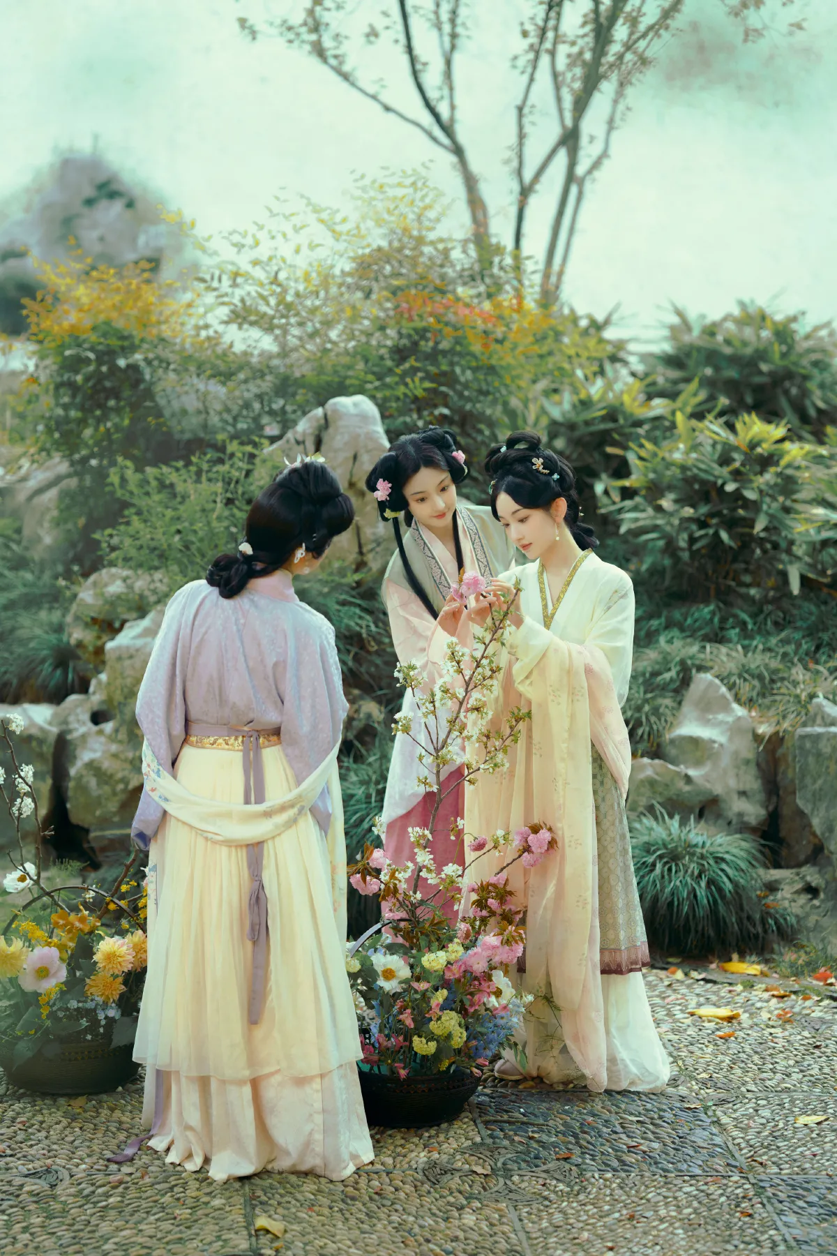 扶卮_鱼尾酱_洺钰_九九睡不醒.《卖花担上》美图作品图片2