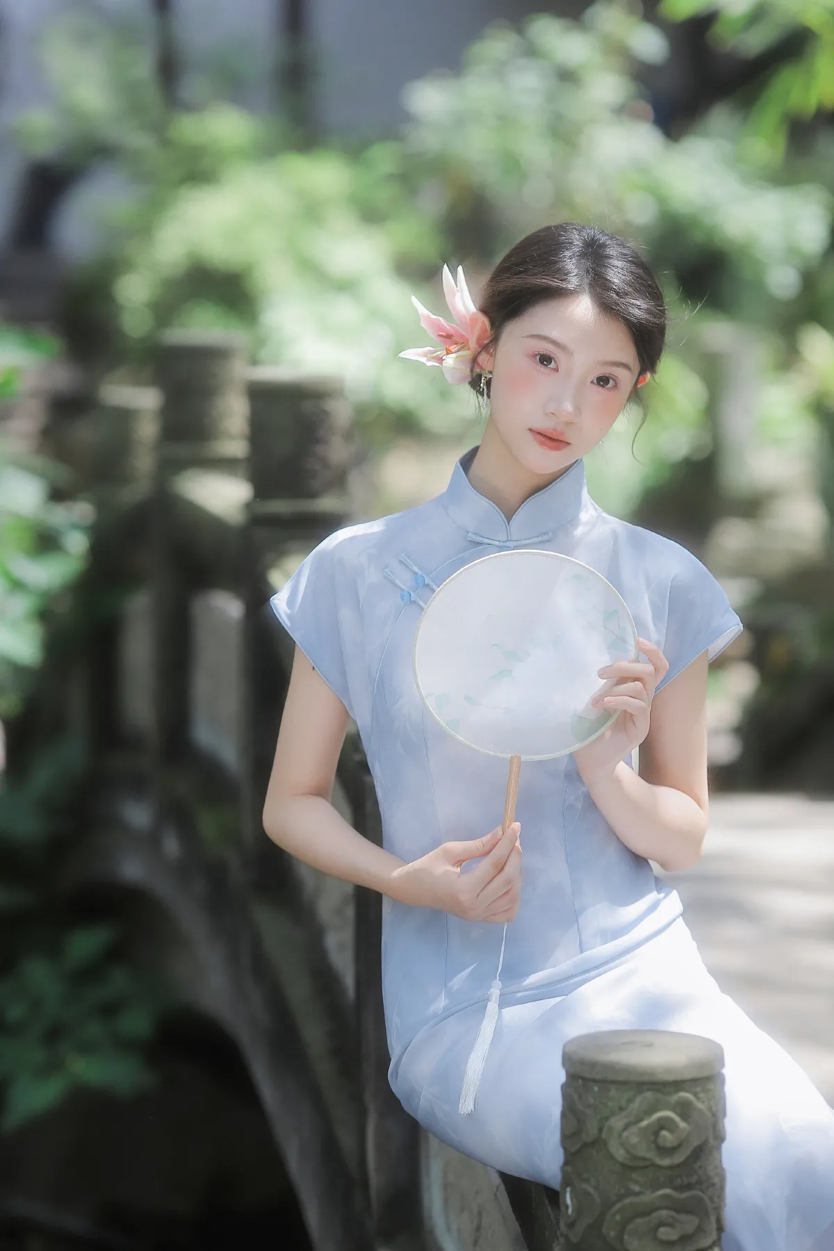 薄荷糖_铜萱柒《她是一朵清丽的百合花》美图作品图片1