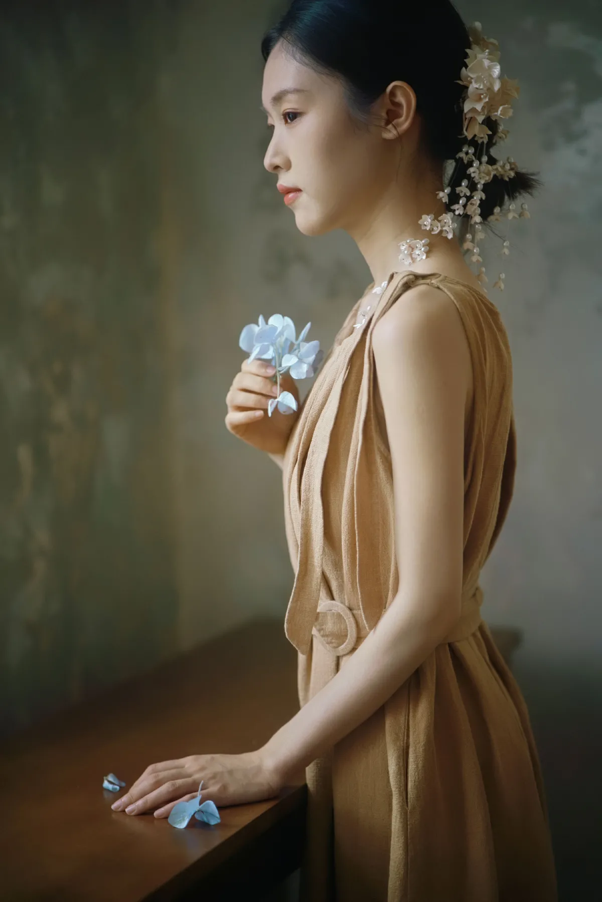 Tommy汤面_一只柚子《时光诗画：花影少女时光》美图作品图片1