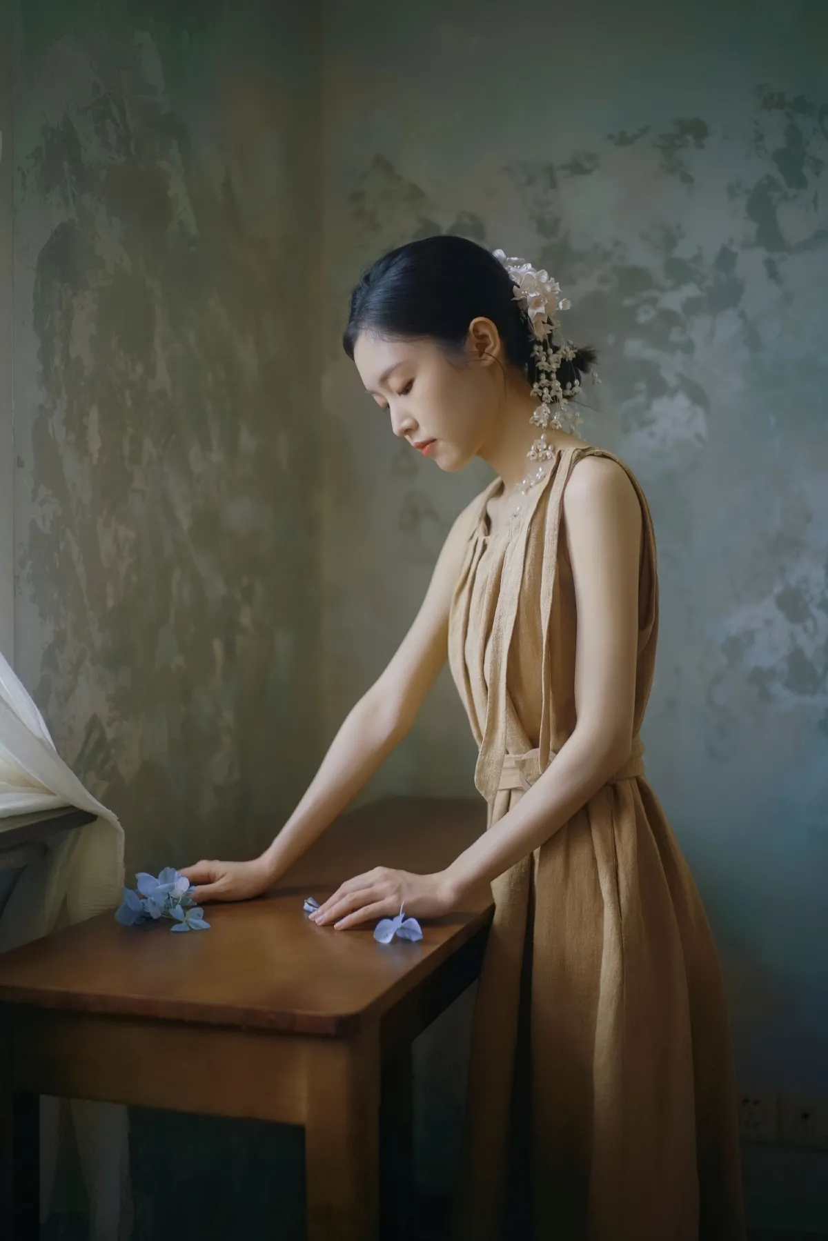 Tommy汤面_一只柚子《时光诗画：花影少女时光》美图作品图片2