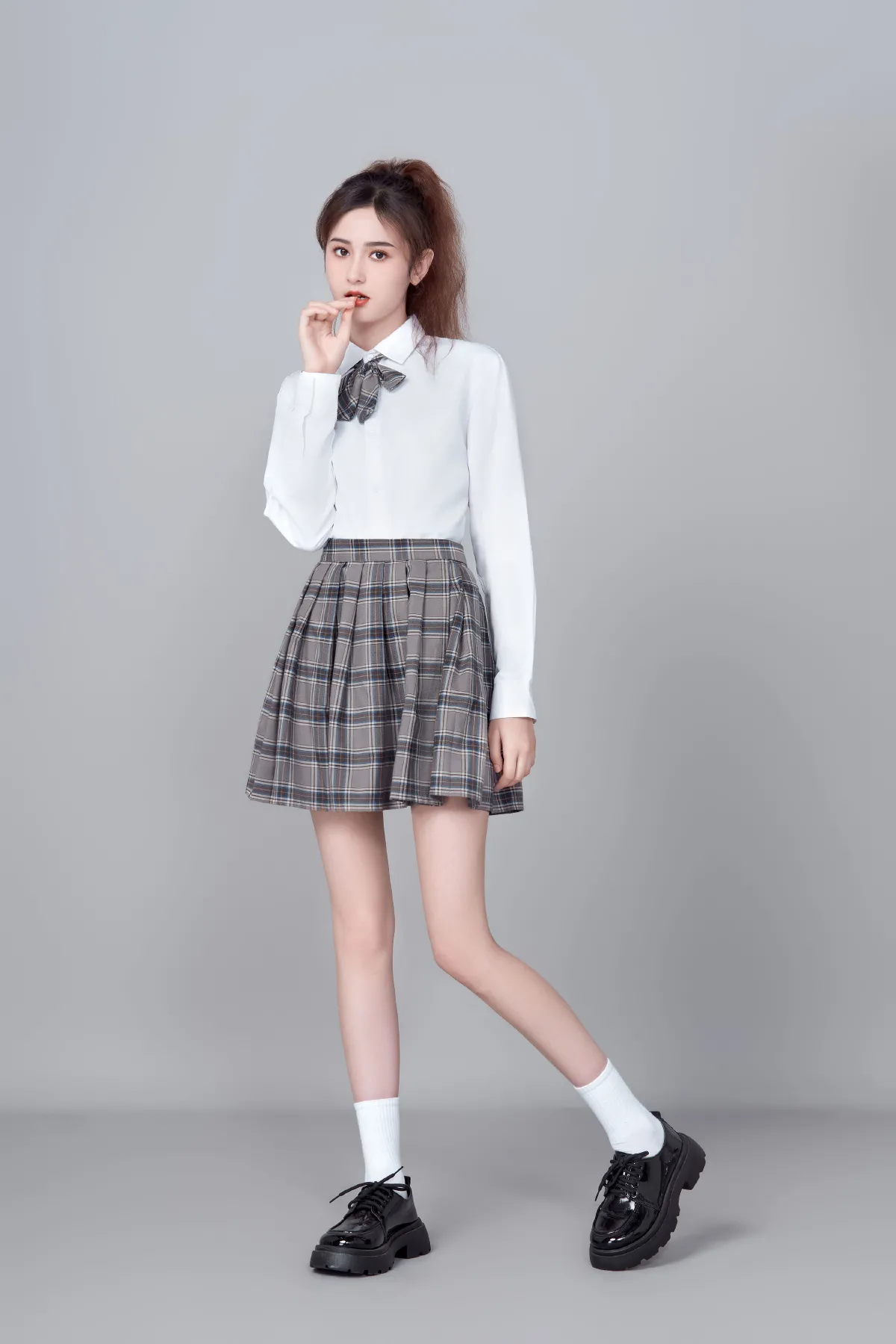 溯光之淼然_坎杜克《白衫格裙：少女活力映像》美图作品图片4
