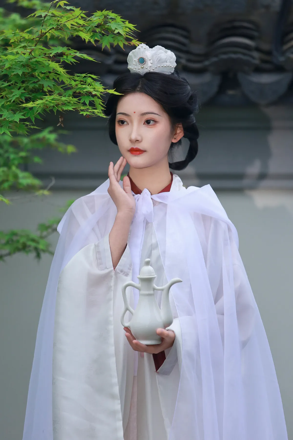 木绣球下的神女5