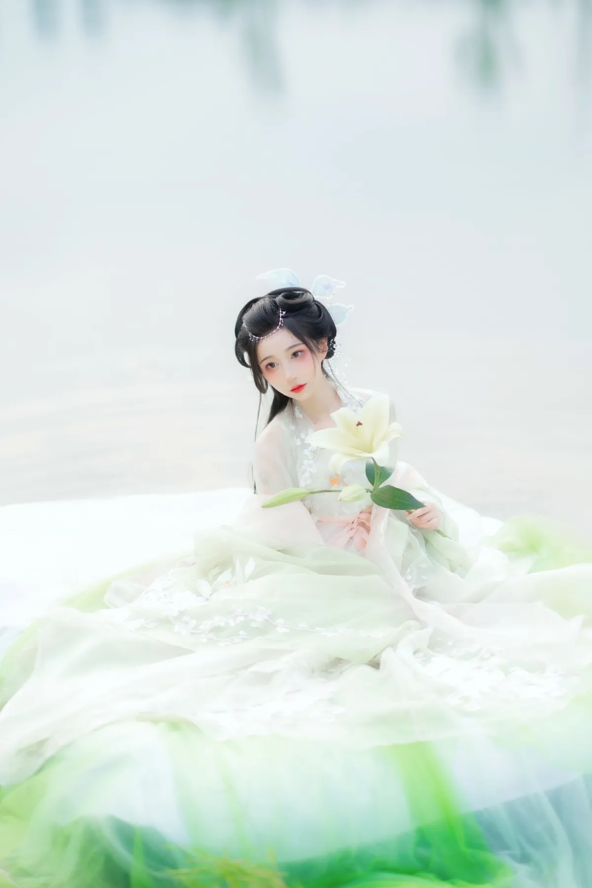 少时白_绮罗生的小苏苏《绿梅》美图作品图片2