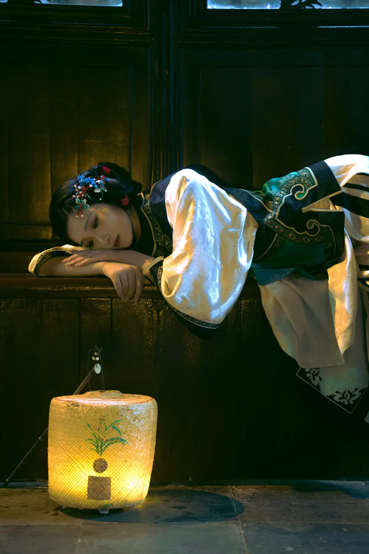 扶卮_越月《阁楼蝴蝶》美图作品图片4