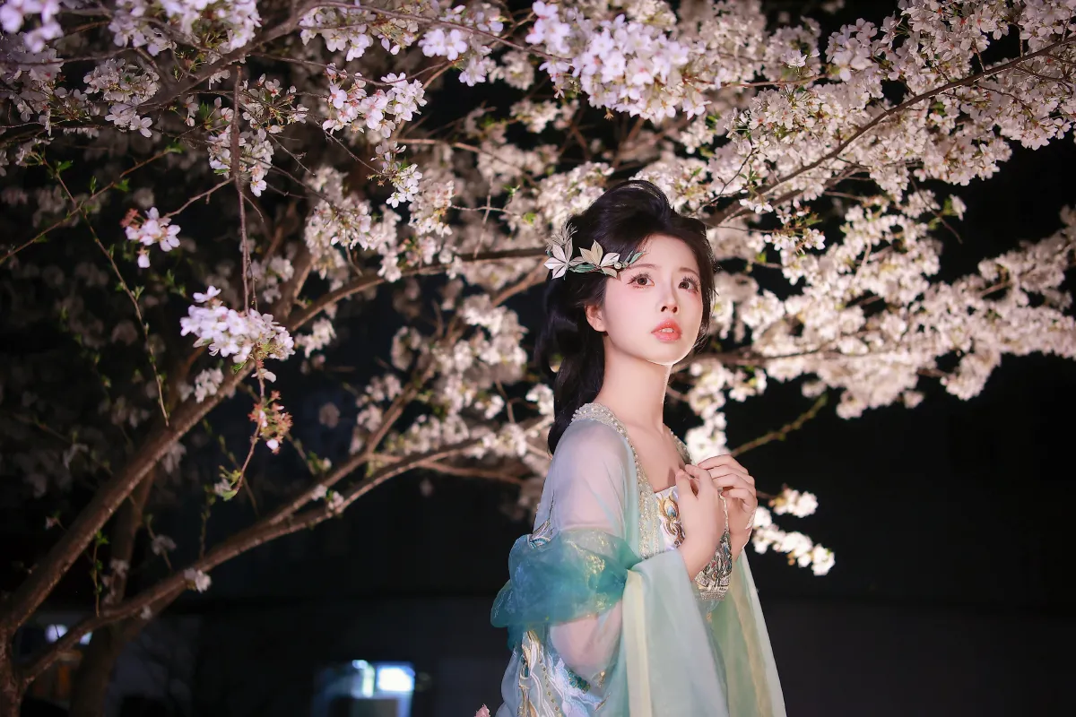 一姐_肥肥《樱花与少女》美图作品图片4