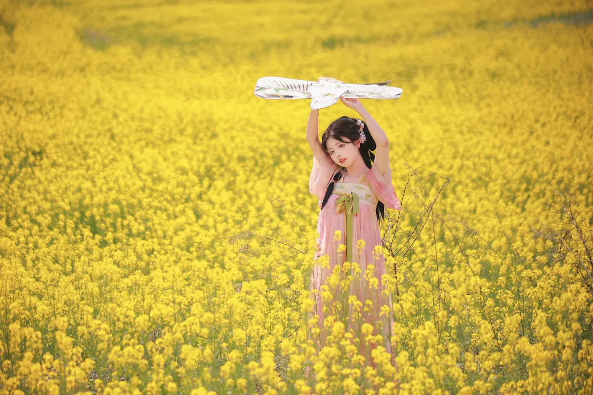 一姐_肥肥《油菜花田》美图作品图片1