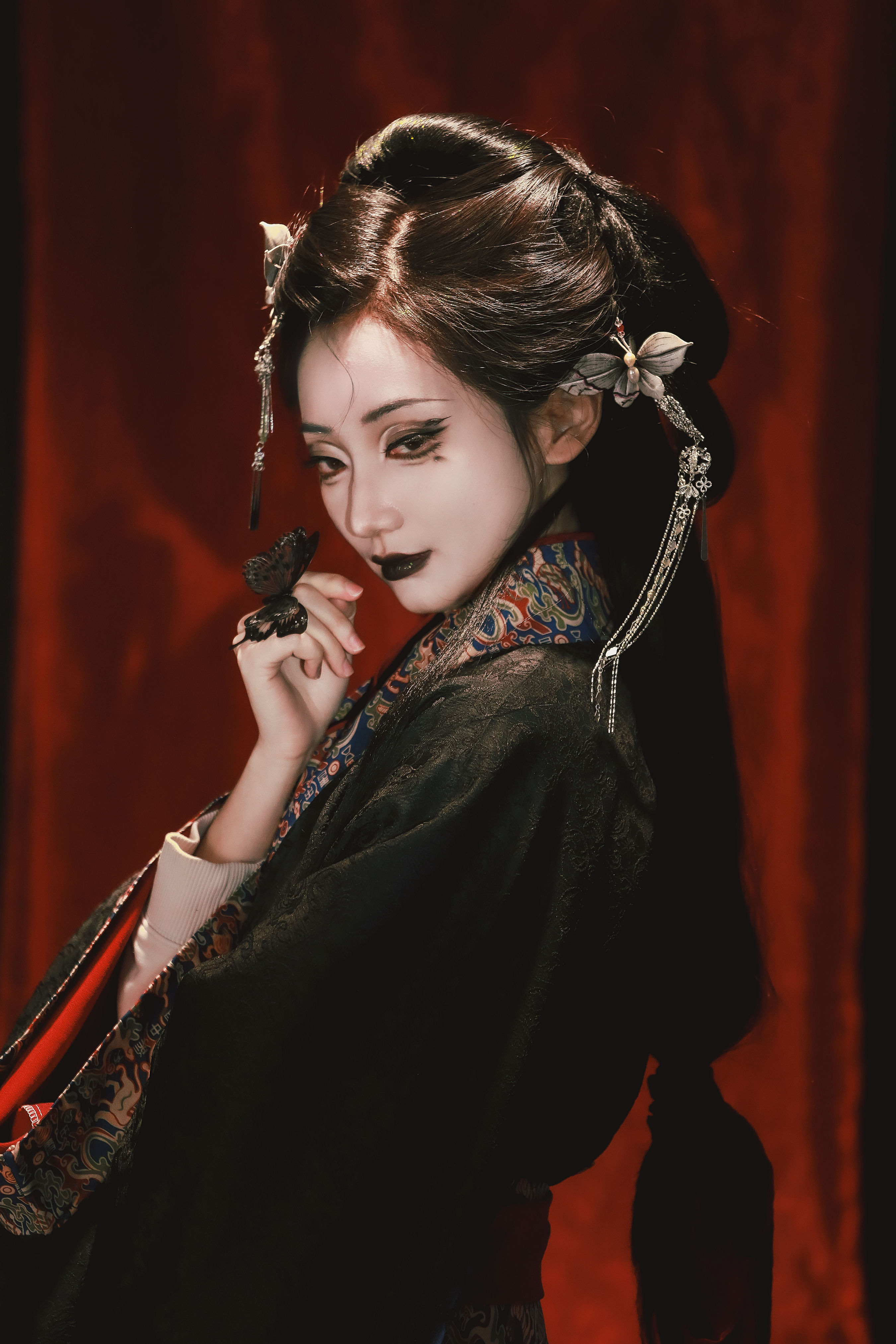 一姐_荔小柴《恶女》美图作品图片1