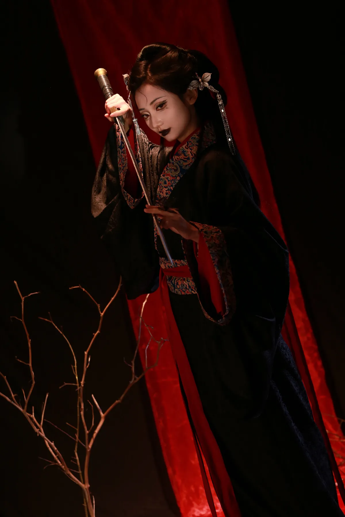 一姐_荔小柴《恶女》美图作品图片2