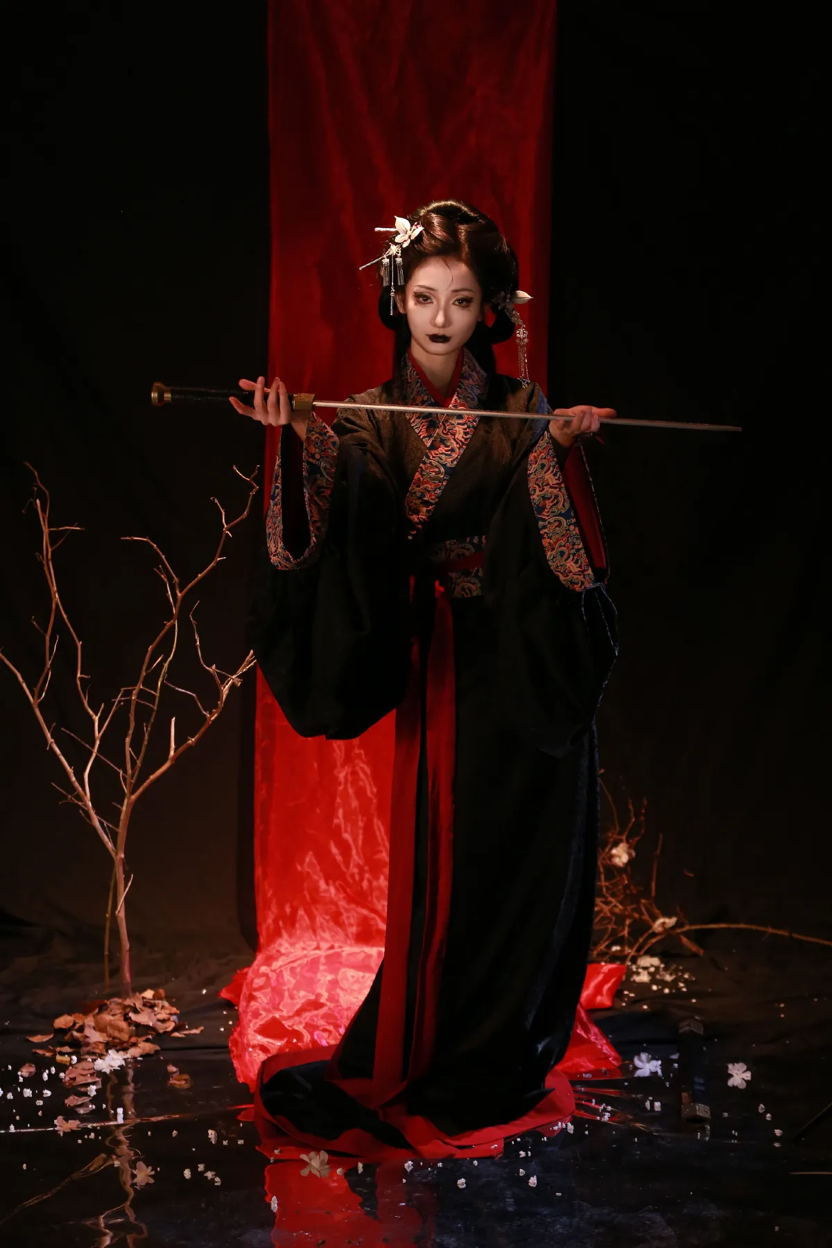 一姐_荔小柴《恶女》美图作品图片3