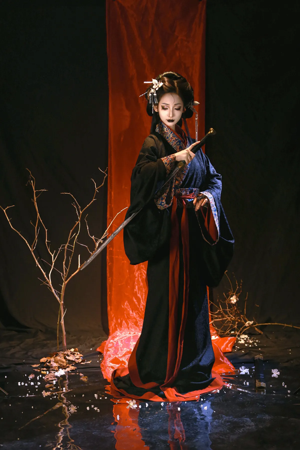 一姐_荔小柴《恶女》美图作品图片4