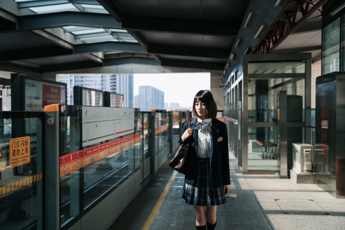 电影感日系地铁人像1