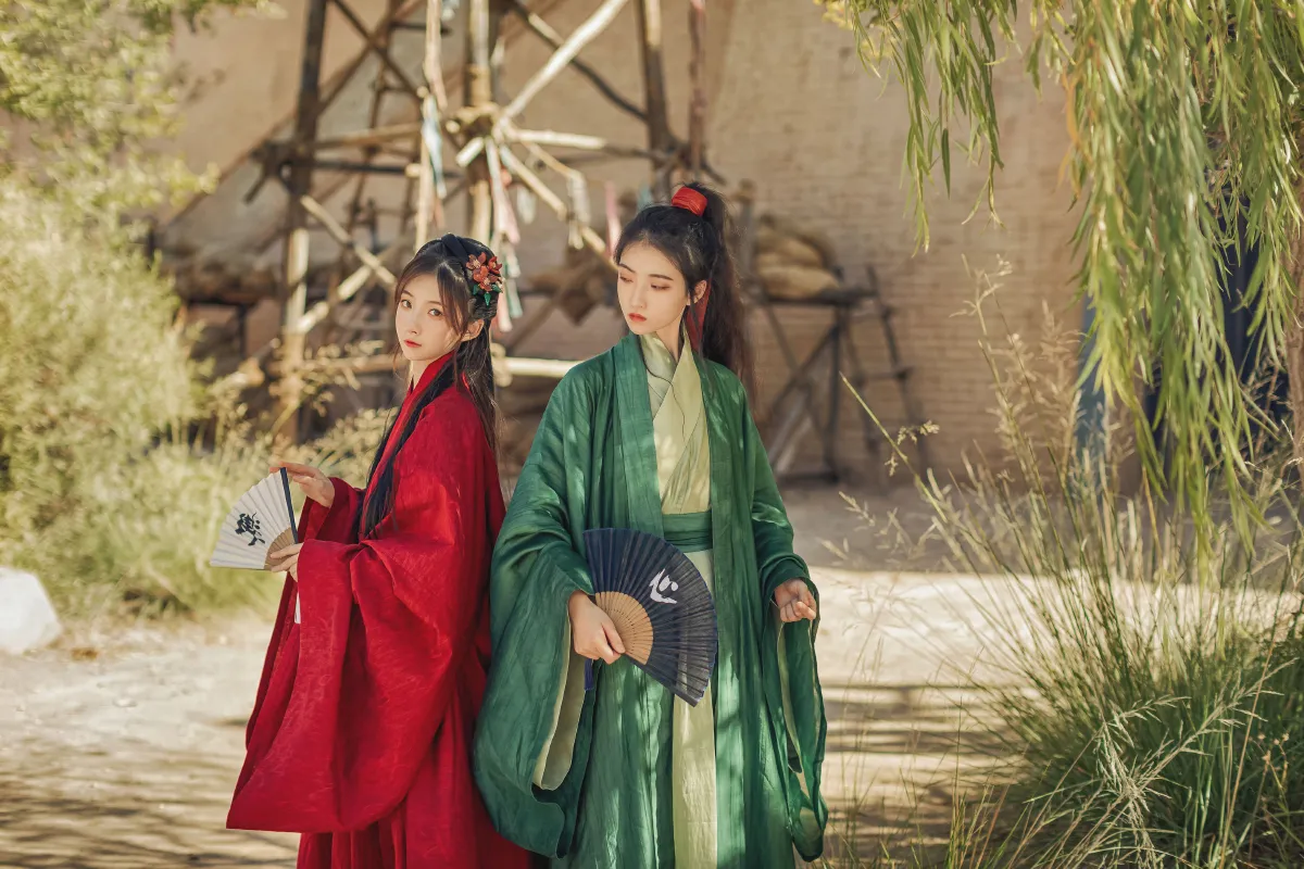 万锦其_当初叫人家小田田_徐十七嘛《古城情》美图作品图片1