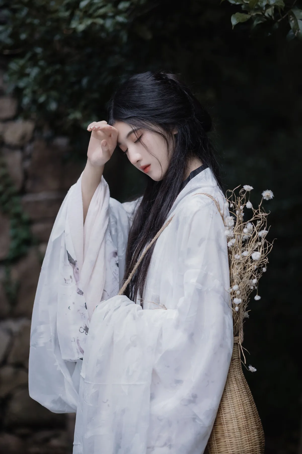 万锦其_当初叫人家小田田《倚楼听风雨》美图作品图片4