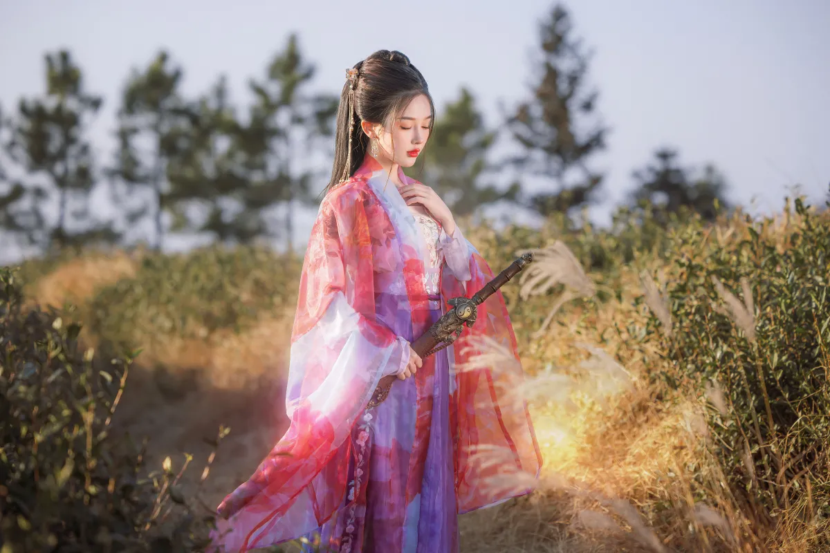 万锦其_仓大佬《千里落花风》美图作品图片4